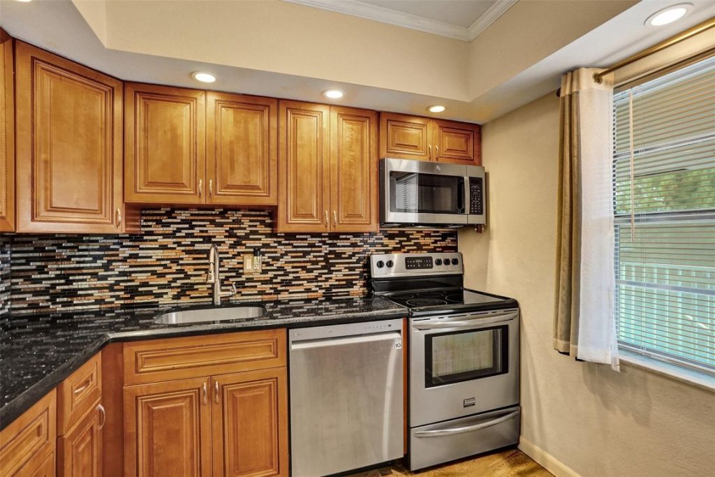 651 NW 80th Terrace, Unit 207, Margate, FL 33063 Photo