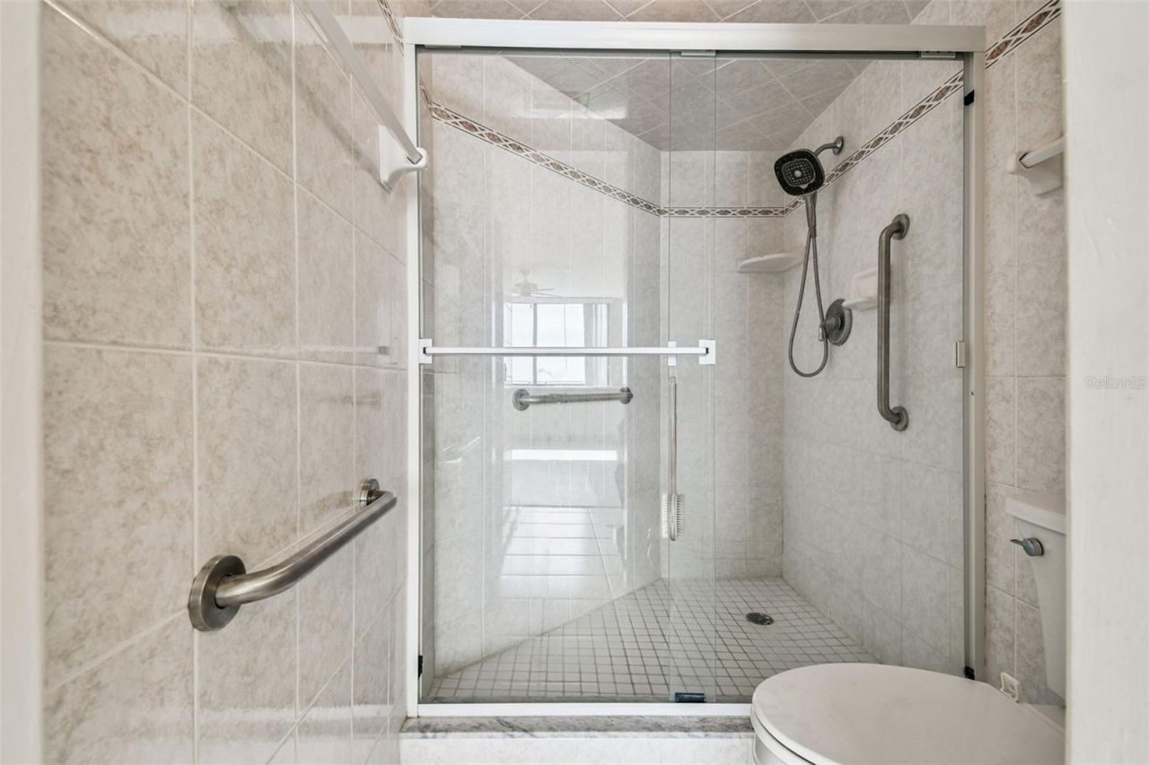 6104 Palma Del Mar Boulevard S, Unit 402, Saint Petersburg, FL 33715 Photo