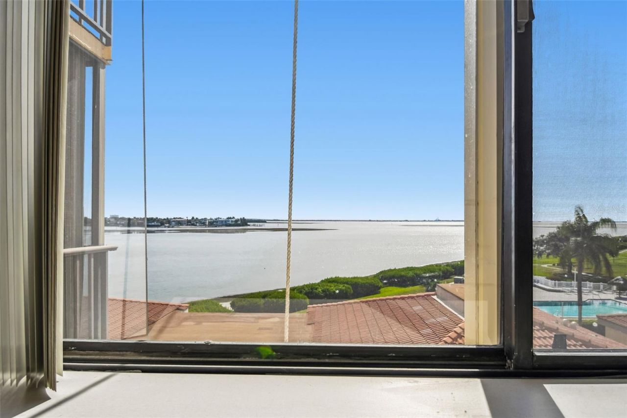 6104 Palma Del Mar Boulevard S, Unit 402, Saint Petersburg, FL 33715 Photo