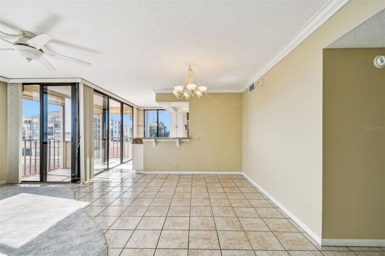 6104 Palma Del Mar Boulevard S, Unit 402, Saint Petersburg, FL 33715 Photo