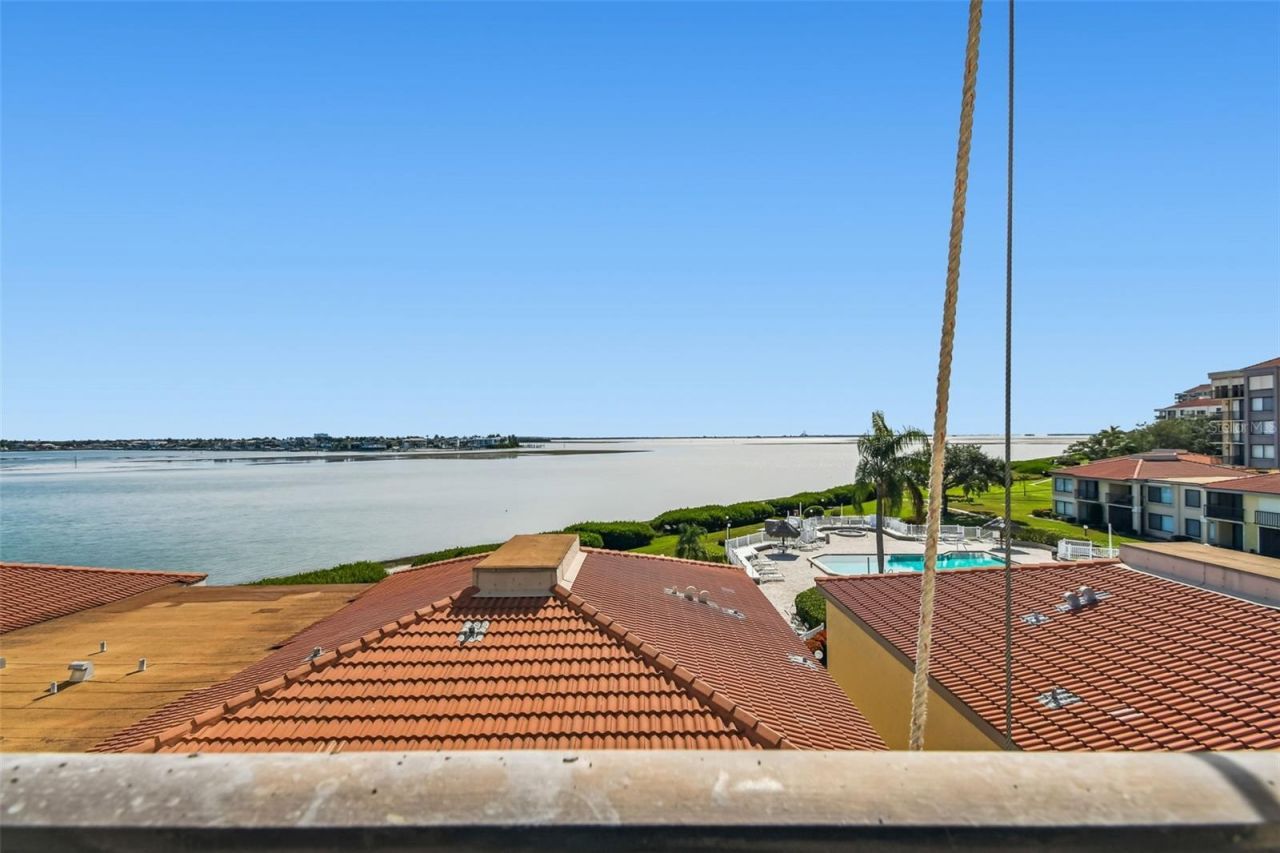 6104 Palma Del Mar Boulevard S, Unit 402, Saint Petersburg, FL 33715 Photo