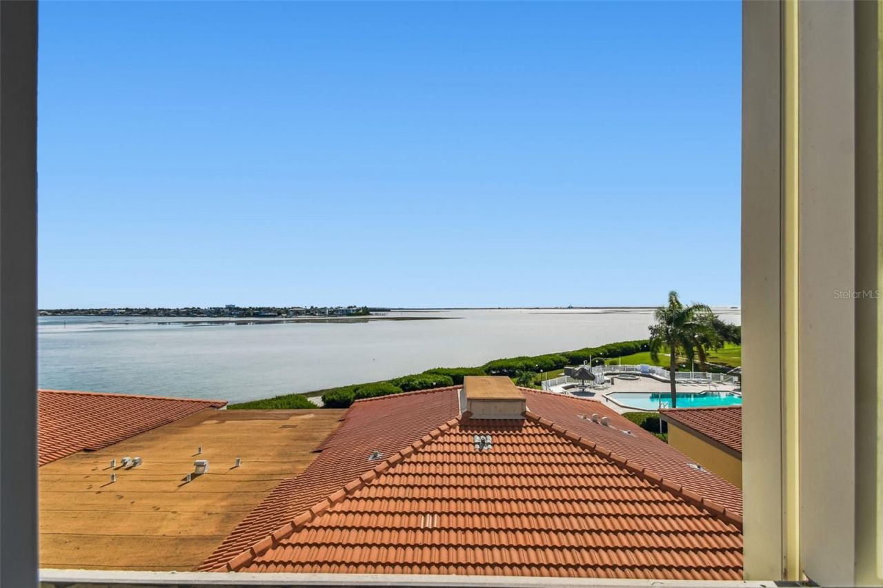 6104 Palma Del Mar Boulevard S, Unit 402, Saint Petersburg, FL 33715 Photo