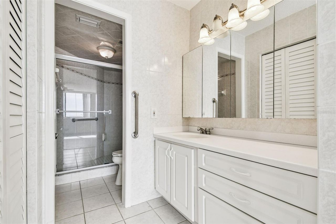 6104 Palma Del Mar Boulevard S, Unit 402, Saint Petersburg, FL 33715 Photo