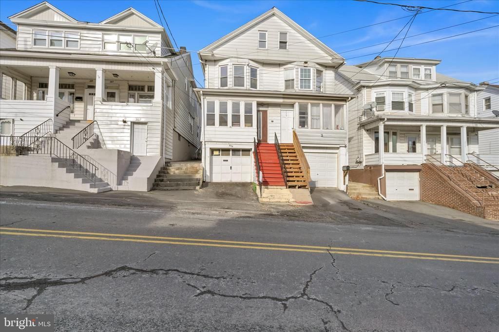 209 S Schuylkill Avenue, Shenandoah, PA 17976 Main Photo