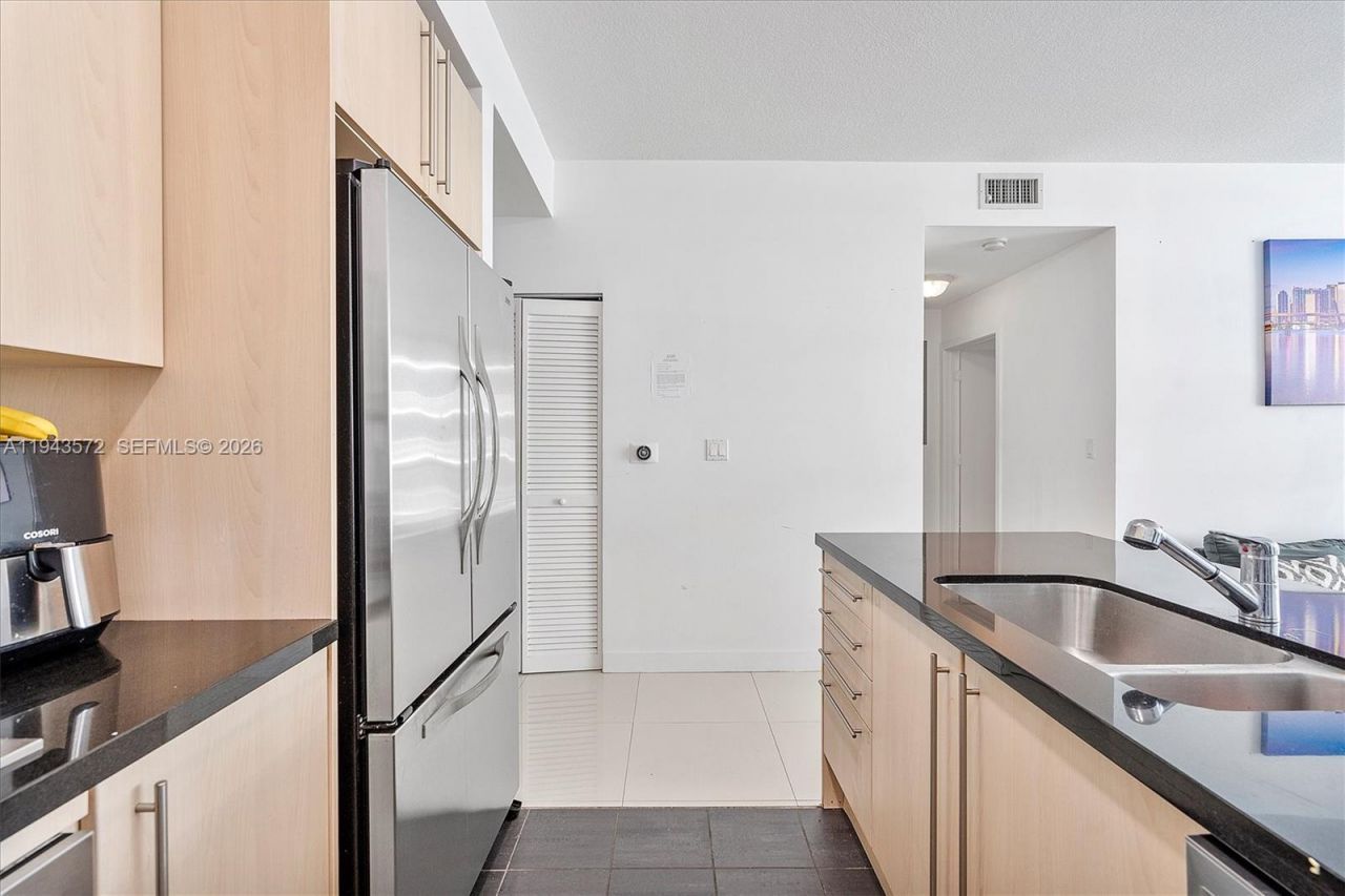 79 SW 12th St, Unit 3809S, Miami, FL 33130 Photo