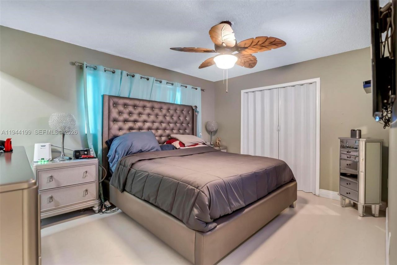 8330 NW 3rd St, Pembroke Pines, FL 33024 Photo