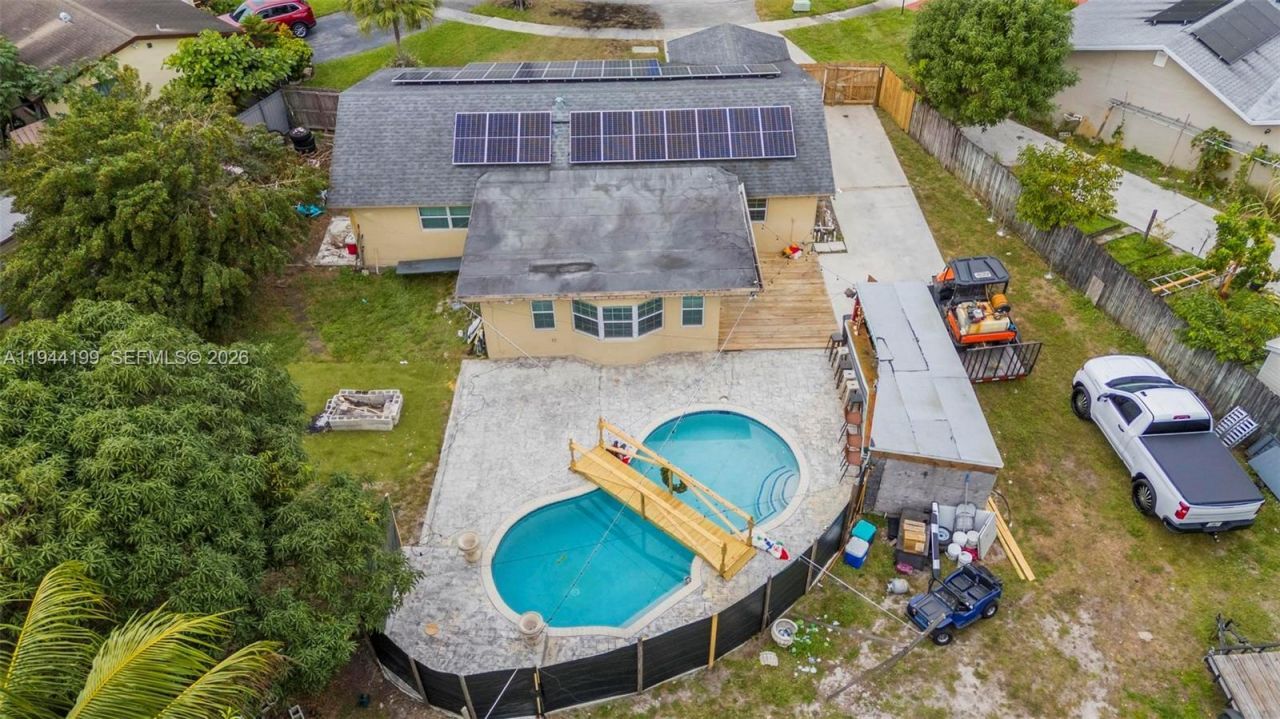 8330 NW 3rd St, Pembroke Pines, FL 33024 Photo