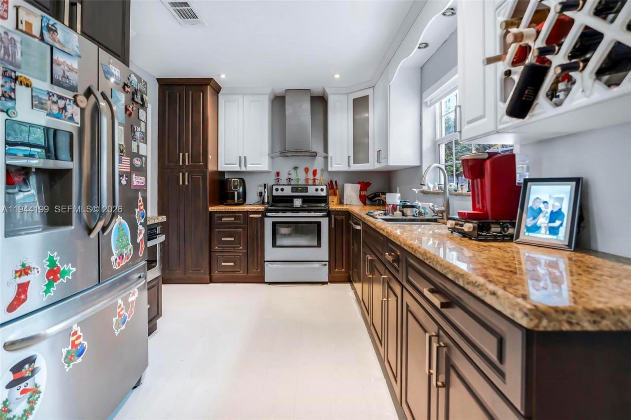 8330 NW 3rd St, Pembroke Pines, FL 33024 Photo