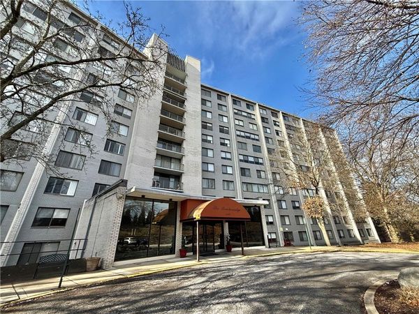 1160 Bower Hill Rd, Unit 302c, Mt. Lebanon, PA 15243