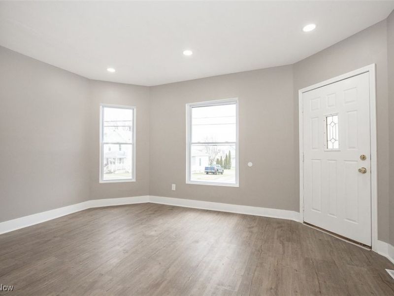 144 19th Street NW, Barberton, OH 44203 Photo 4