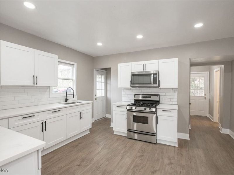 144 19th Street NW, Barberton, OH 44203 Photo 6