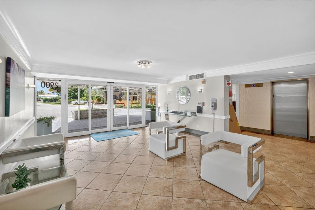 2900 NE 30th St, Unit A4, Fort Lauderdale, FL 33306 Photo