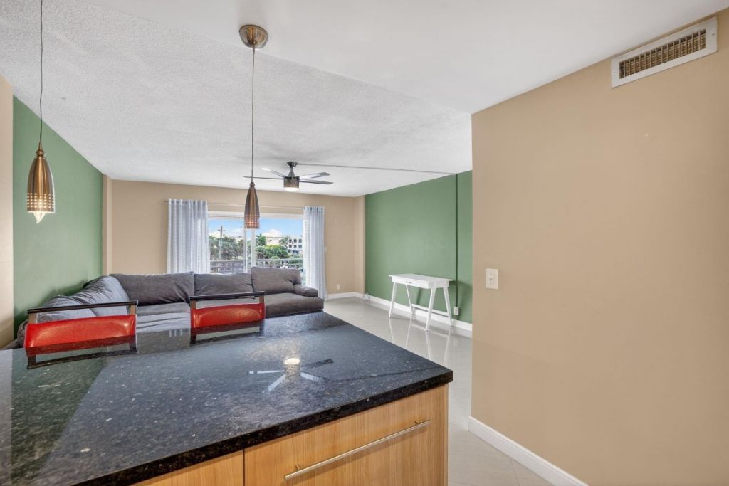 2900 NE 30th St, Unit A4, Fort Lauderdale, FL 33306 Photo