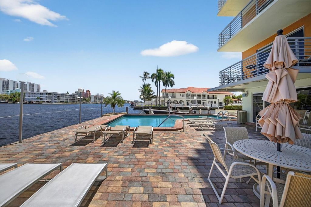 2900 NE 30th St, Unit A4, Fort Lauderdale, FL 33306 Photo