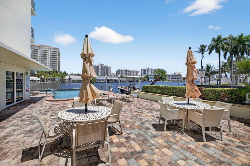 2900 NE 30th St, Unit A4, Fort Lauderdale, FL 33306 Photo