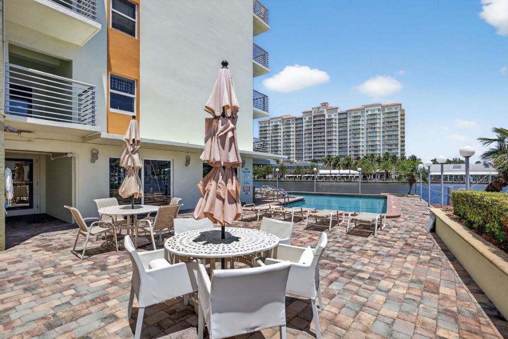 2900 NE 30th St, Unit A4, Fort Lauderdale, FL 33306 Photo