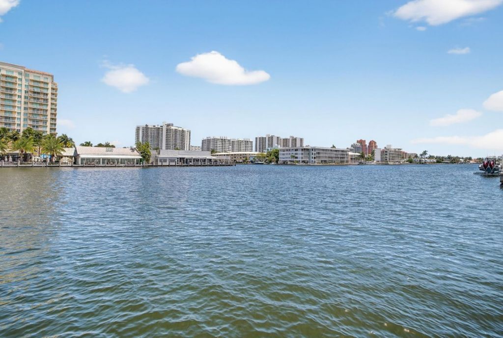 2900 NE 30th St, Unit A4, Fort Lauderdale, FL 33306 Photo