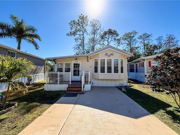 10707 Yellow Rail CIR, Unit 4, ESTERO, FL 33928