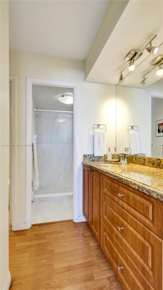 5 Island Ave, Unit 8B, Miami Beach, FL 33139 Photo