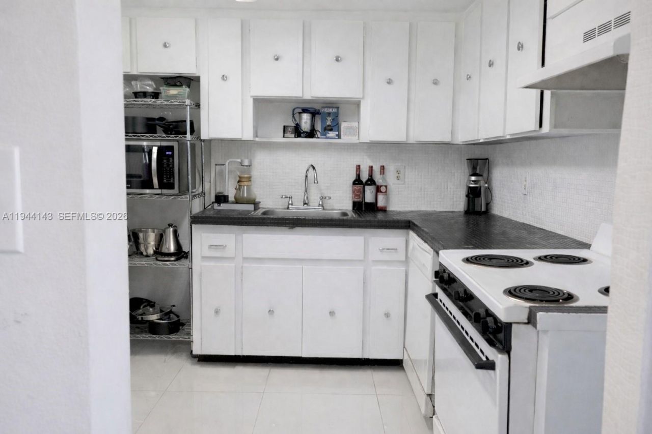 1145 Normandy Dr , Unit 504, Miami Beach, FL 33141 Photo