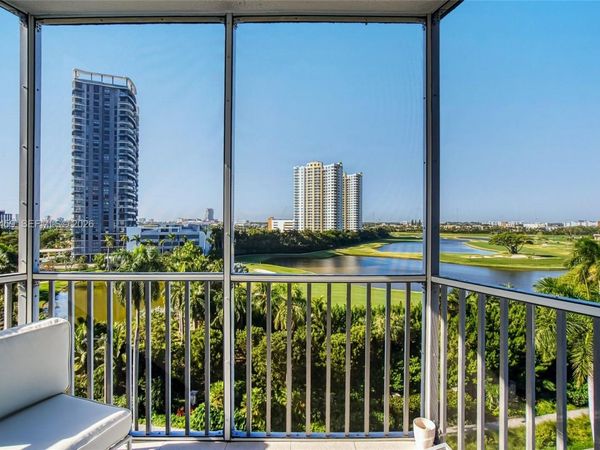 300 Diplomat Pkwy, Unit 811, Hallandale Beach, FL 33009