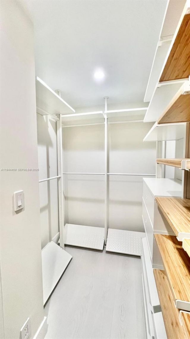 300 Diplomat Pkwy, Unit 811, Hallandale Beach, FL 33009 Photo