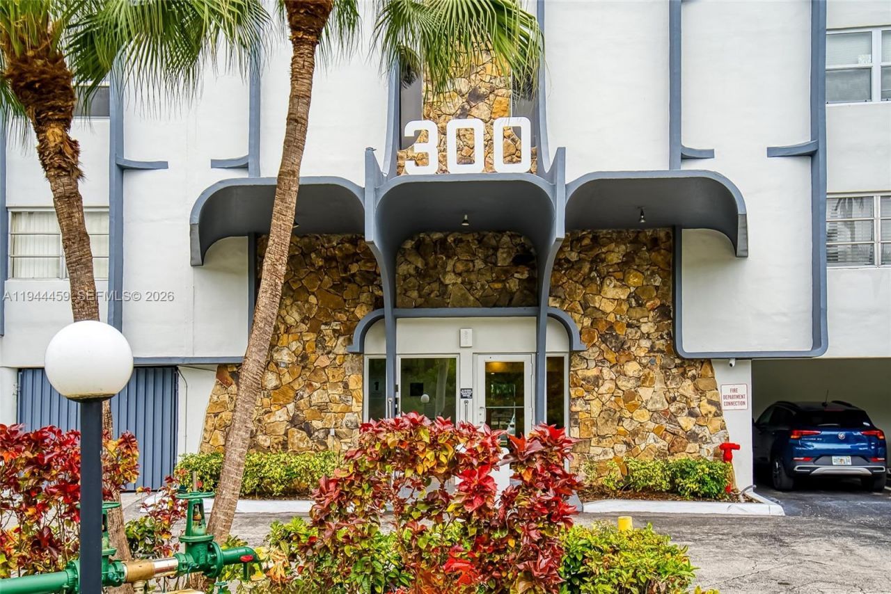 300 Diplomat Pkwy, Unit 811, Hallandale Beach, FL 33009 Photo