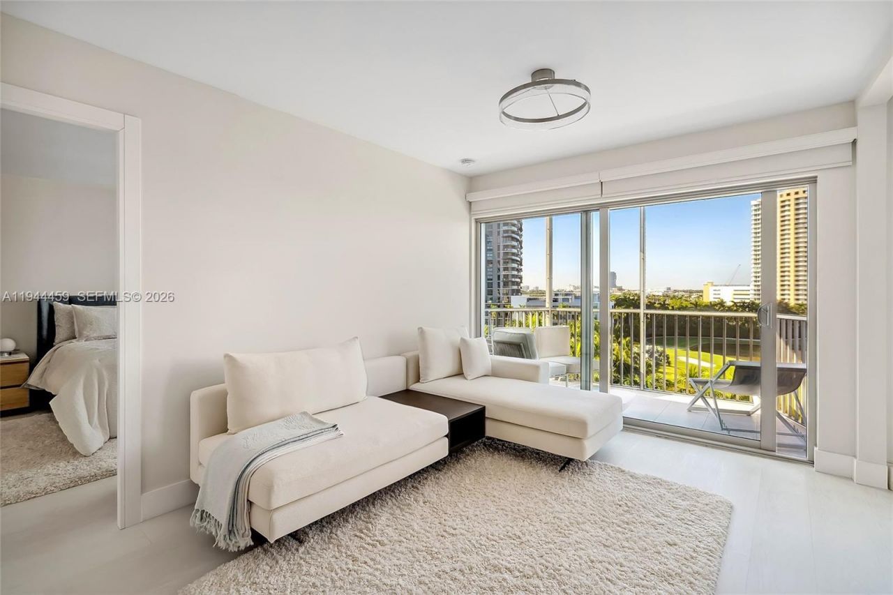 300 Diplomat Pkwy, Unit 811, Hallandale Beach, FL 33009 Photo