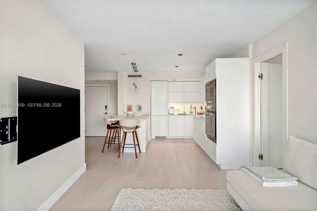 300 Diplomat Pkwy, Unit 811, Hallandale Beach, FL 33009 Photo