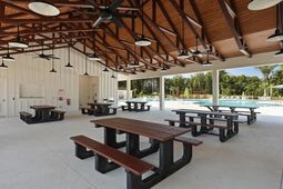 327 Bluebell Way photo 4