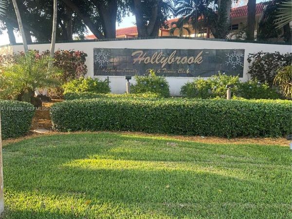 8900 Washington Blvd , Unit 402, Pembroke Pines, FL 33025