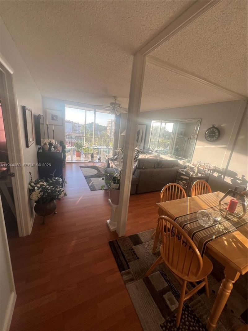 8900 Washington Blvd , Unit 402, Pembroke Pines, FL 33025 Photo