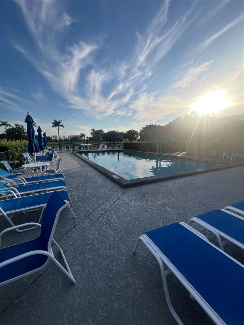 8900 Washington Blvd , Unit 402, Pembroke Pines, FL 33025 Photo