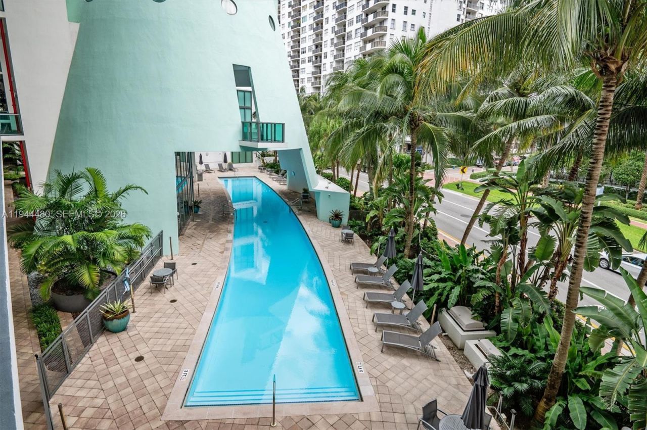 6000 Collins Ave, Unit 307, Miami Beach, FL 33140 Photo
