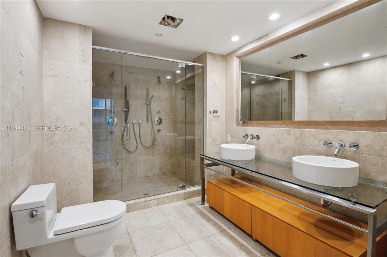 6000 Collins Ave, Unit 307, Miami Beach, FL 33140 Photo