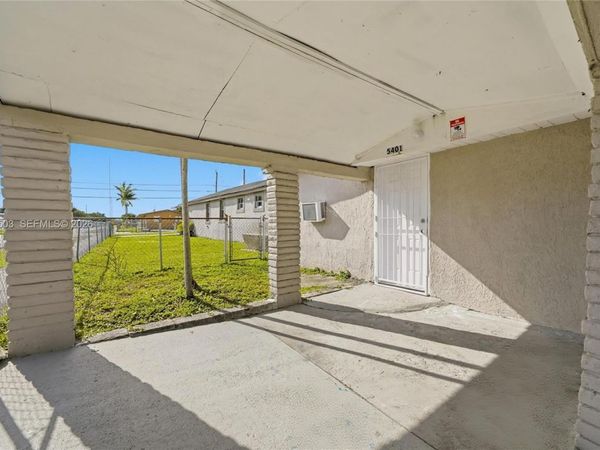 5401 SW 20th St, Unit B, West Park, FL 33023