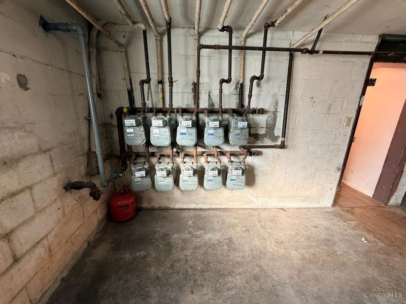 2537 Lysle Lane, Cincinnati, OH 45212 Photo 29