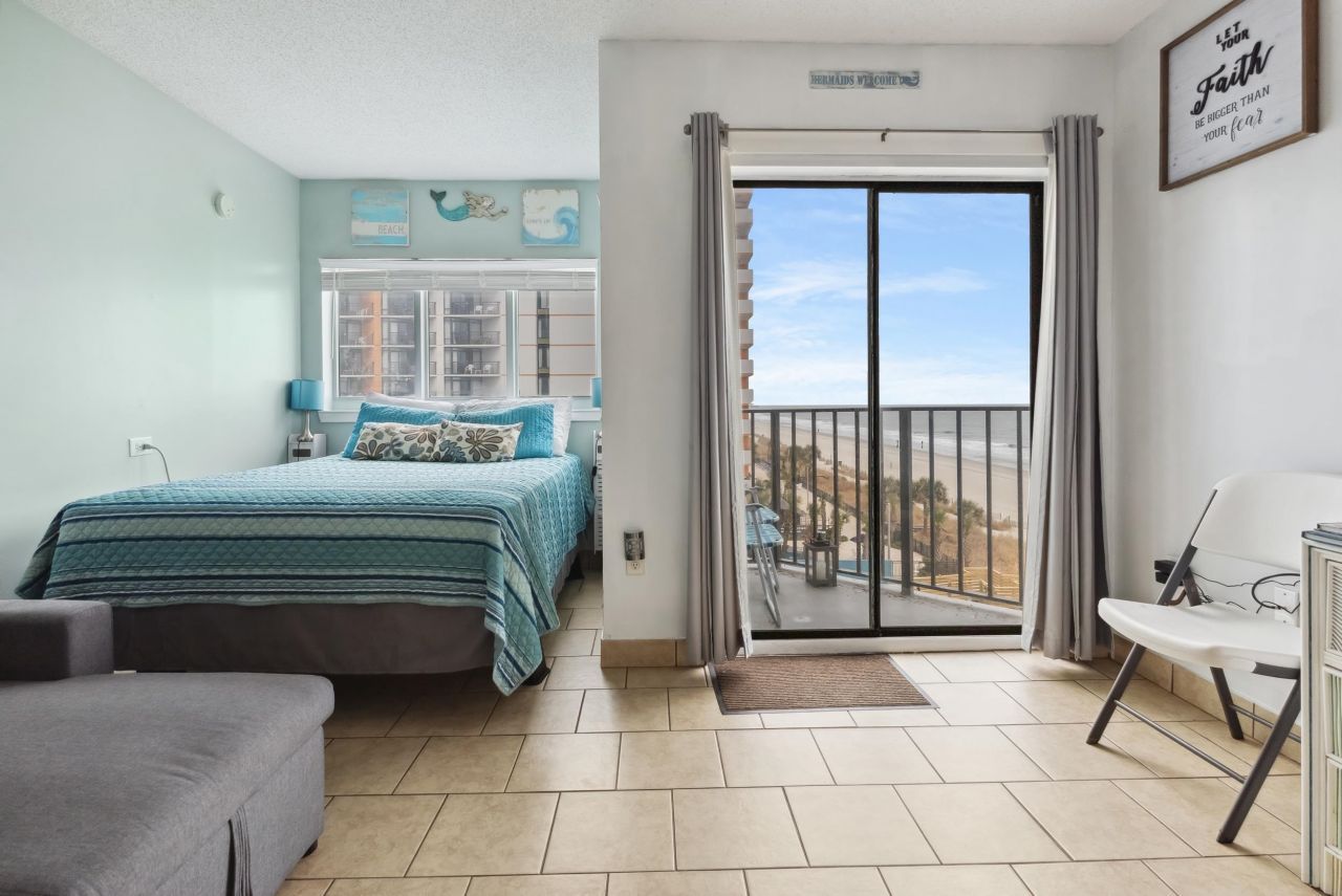 1605 S Ocean Blvd. Photo 3