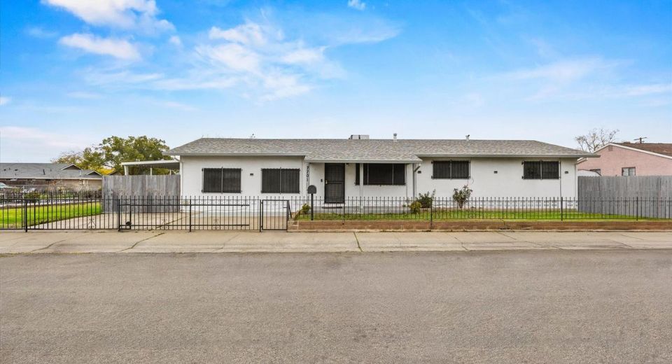7701 39th Ave, Sacramento, CA 95824 Photo