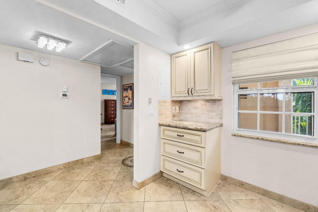 3505 Oaks Way, Unit 301, Pompano Beach, FL 33069 Photo