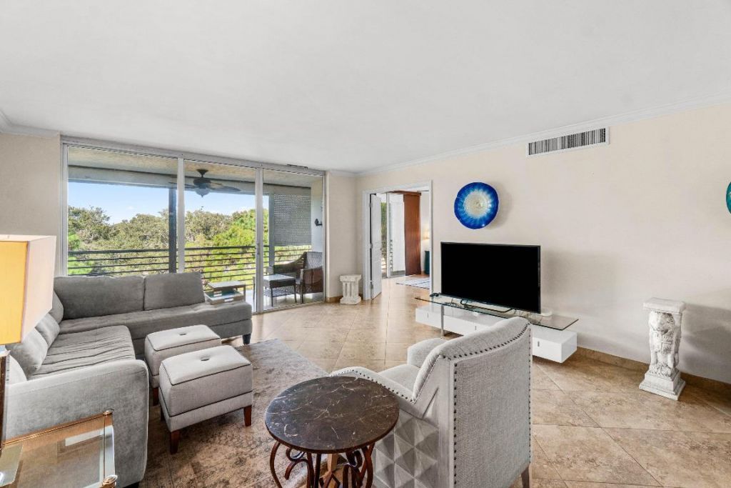 3505 Oaks Way, Unit 301, Pompano Beach, FL 33069 Photo