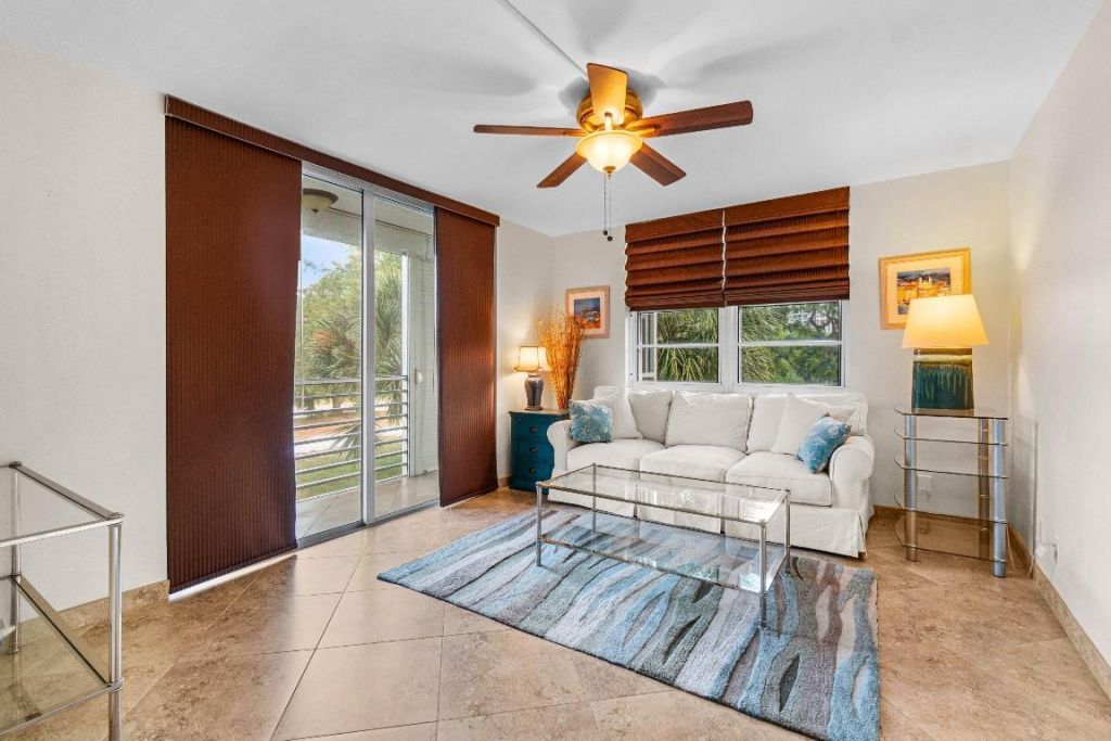 3505 Oaks Way, Unit 301, Pompano Beach, FL 33069 Photo