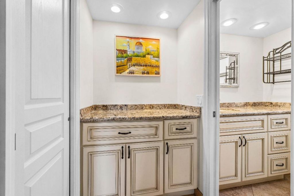 3505 Oaks Way, Unit 301, Pompano Beach, FL 33069 Photo