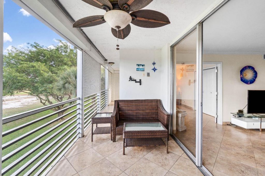 3505 Oaks Way, Unit 301, Pompano Beach, FL 33069 Photo