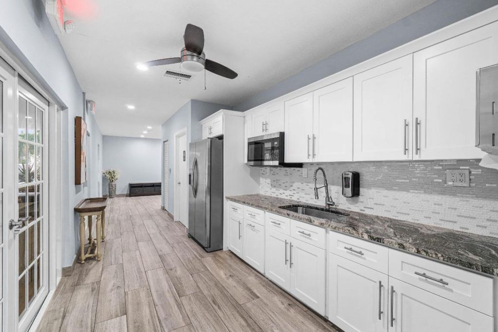 3505 Oaks Way, Unit 301, Pompano Beach, FL 33069 Photo