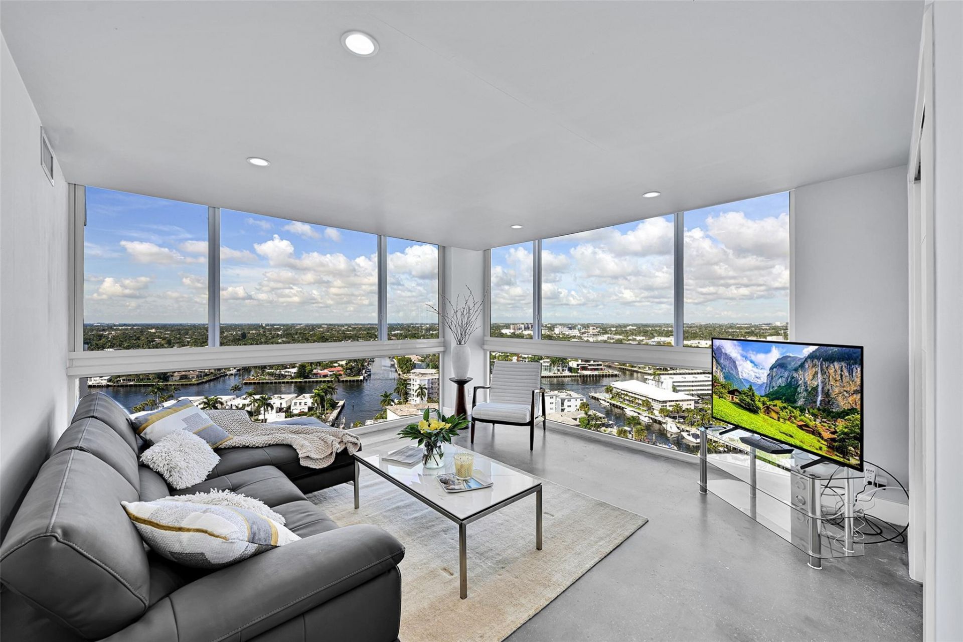 2715 N Ocean Boulevard, Unit 18E, Fort Lauderdale, FL 33308 Photo