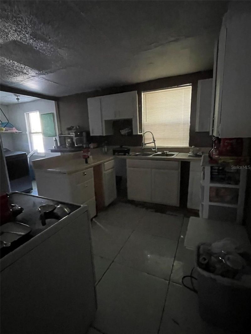 858 35th Avenue S, Saint Petersburg, FL 33705 Photo