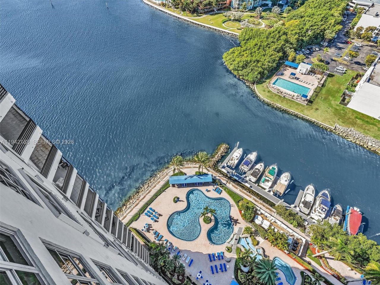 3530 Mystic Pointe Dr, Unit 2502, Aventura, FL 33180 Photo