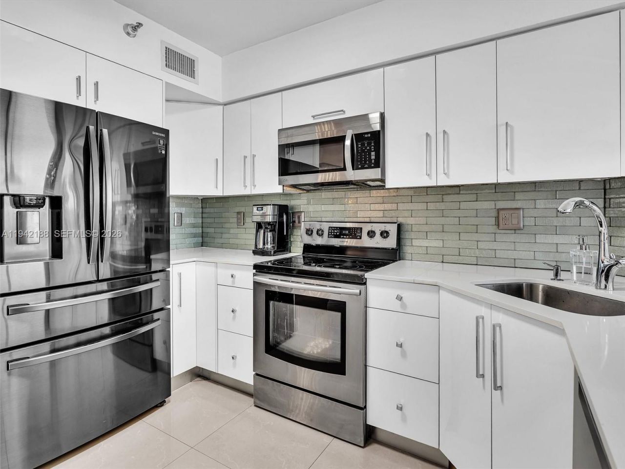 3530 Mystic Pointe Dr, Unit 2502, Aventura, FL 33180 Photo