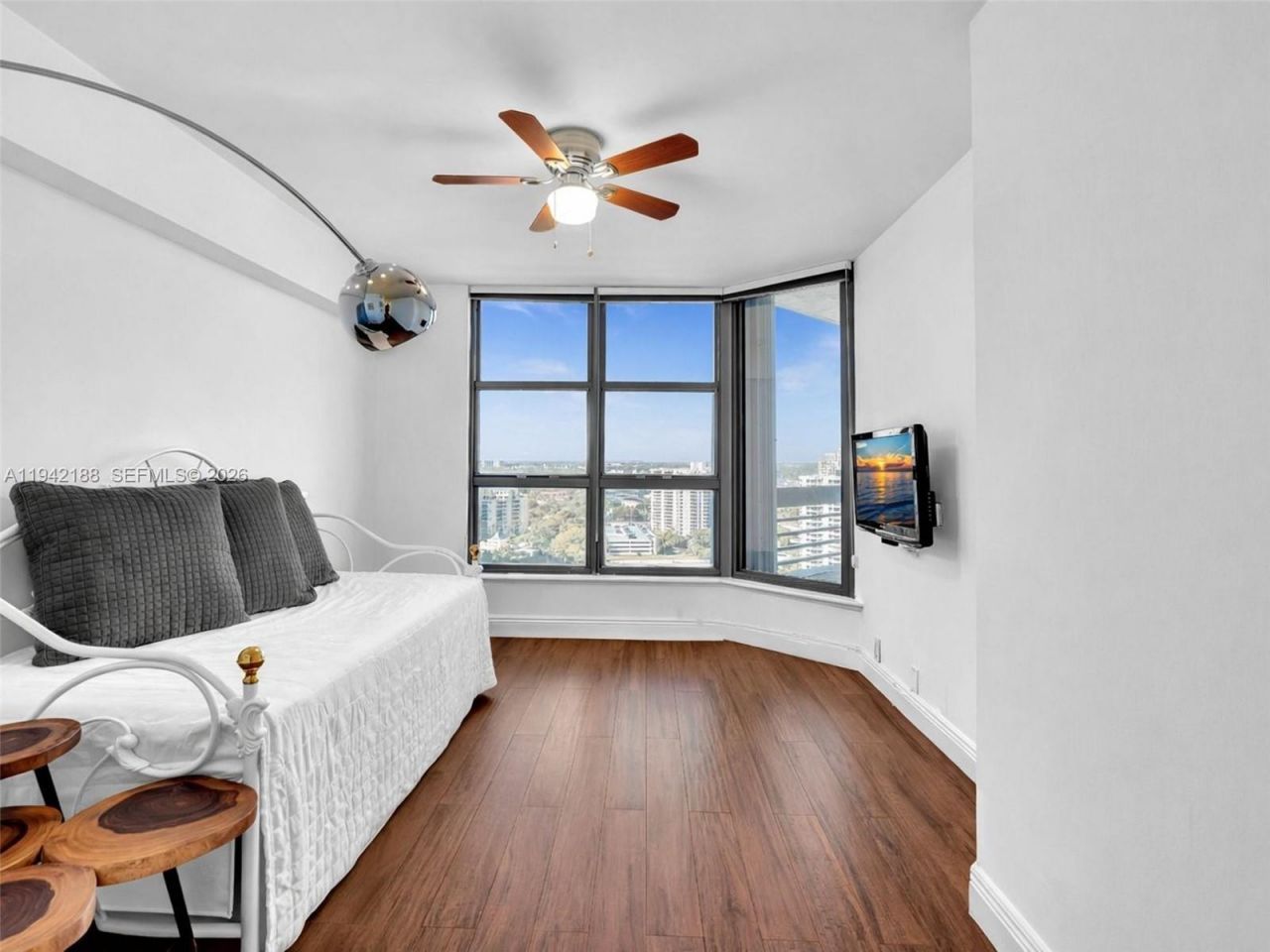 3530 Mystic Pointe Dr, Unit 2502, Aventura, FL 33180 Photo